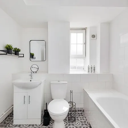 Sleek Shoreditch Hideout - 2 Bed Gem With Balcony In Central London Exterior photo