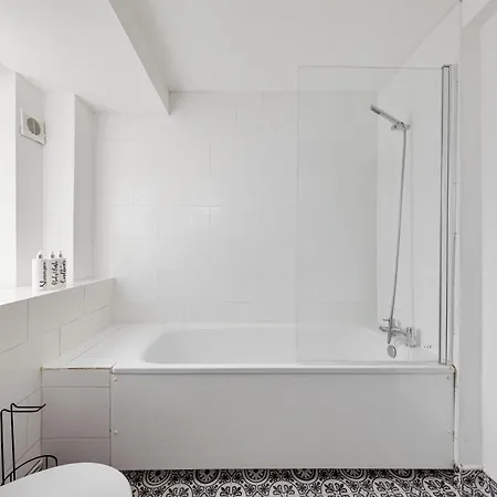 Sleek Shoreditch Hideout - 2 Bed Gem With Balcony In Central London Exterior photo