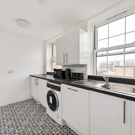 Sleek Shoreditch Hideout - 2 Bed Gem With Balcony In Central London Exterior photo