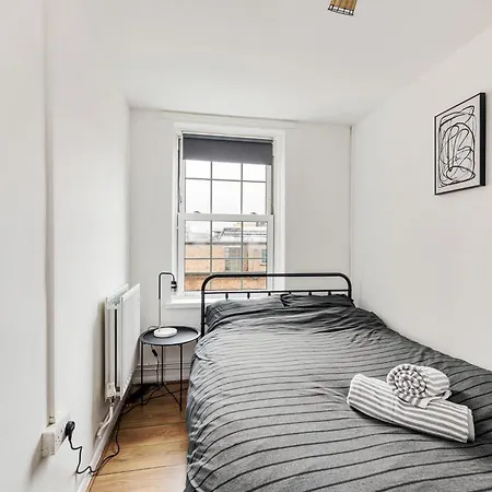 Sleek Shoreditch Hideout - 2 Bed Gem With Balcony In Central London Exterior photo